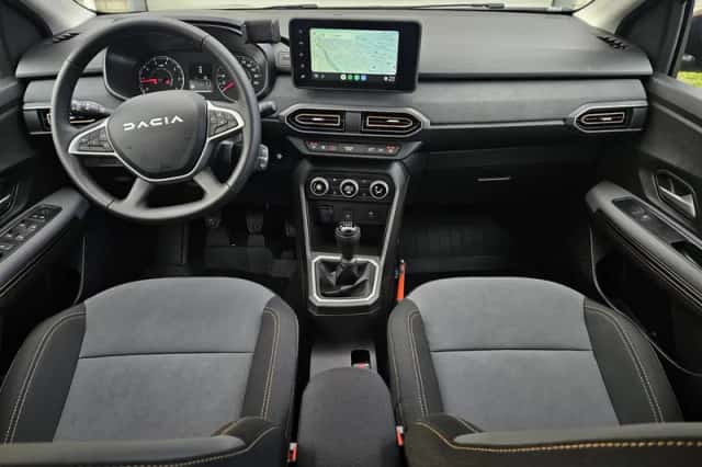 Dacia Sandero Stepway (2025) thumbnail 2