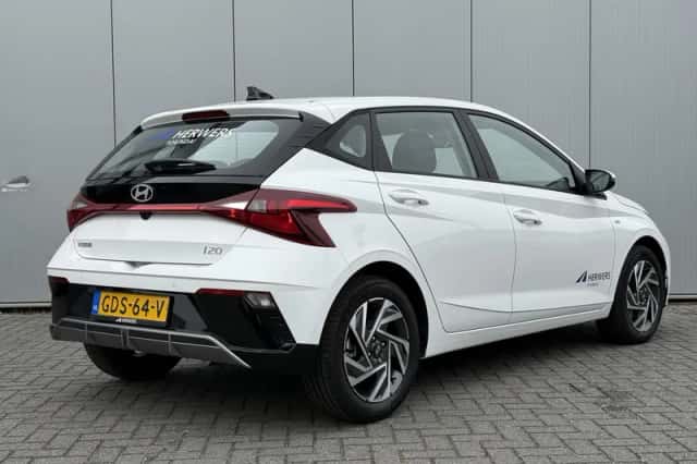 Hyundai i20 (2024) thumbnail 3