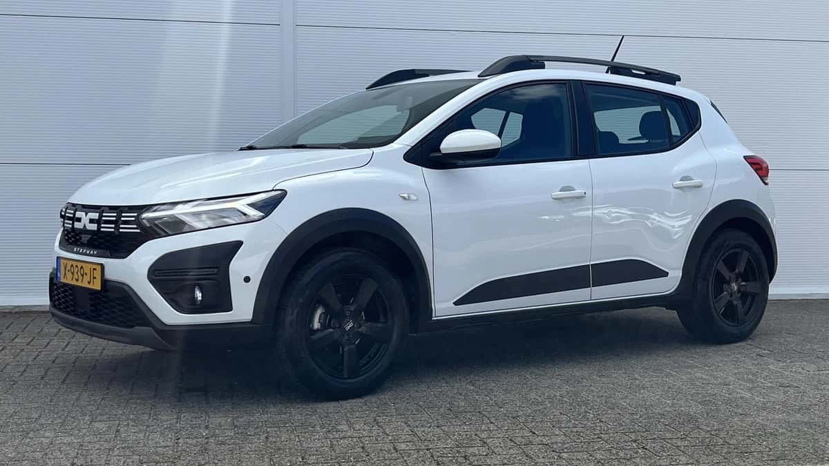 Dacia Sandero Stepway (2023) — foto 1