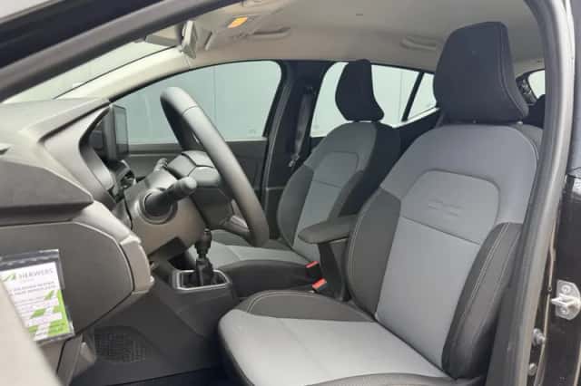 Dacia Sandero Stepway (2025) thumbnail 6