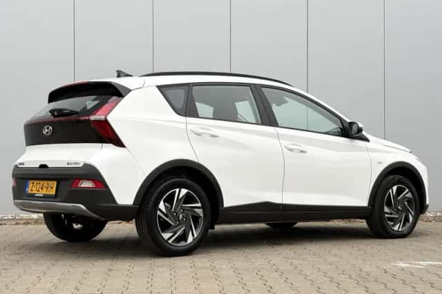 Hyundai Bayon (2024) thumbnail 3