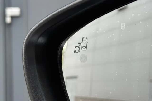 Opel Crossland (2023) thumbnail 12