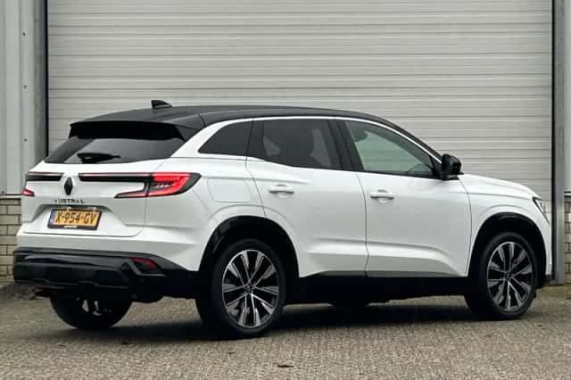Renault Austral (2023) thumbnail 3