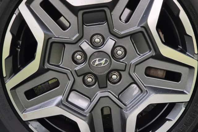 Hyundai Santa Fe (2022) thumbnail 36