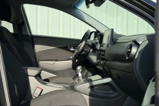 Hyundai Kona (2022) thumbnail 4