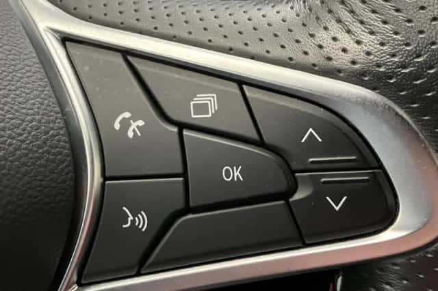 Renault Captur (2022) thumbnail 36