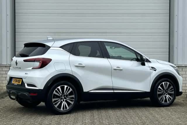 Renault Captur (2021) thumbnail 3