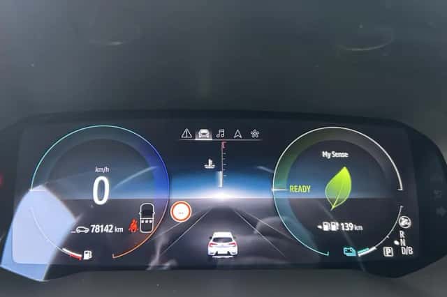 Renault Captur (2021) thumbnail 30