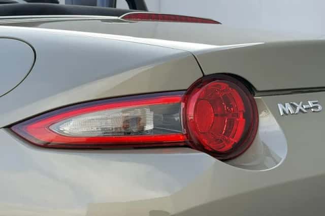 Mazda MX-5 (2023) thumbnail 45