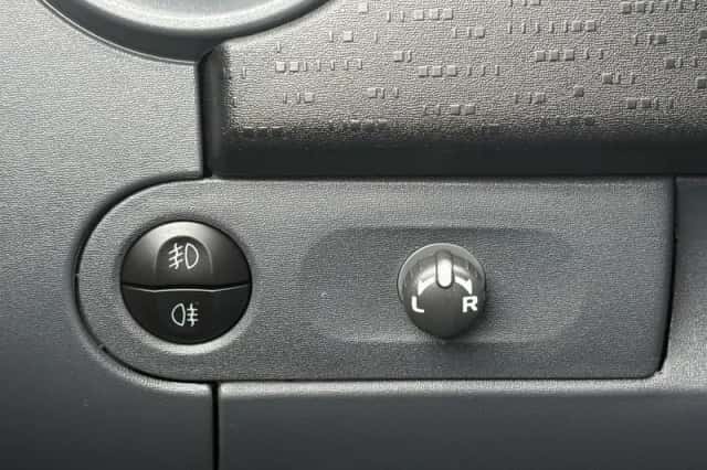 Mitsubishi Colt (2011) thumbnail 25