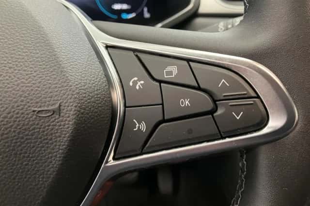 Renault Captur (2021) thumbnail 11