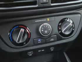 Hyundai i10 (2023) thumbnail 38