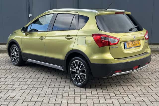 Suzuki SX4 S-Cross (2016) thumbnail 16