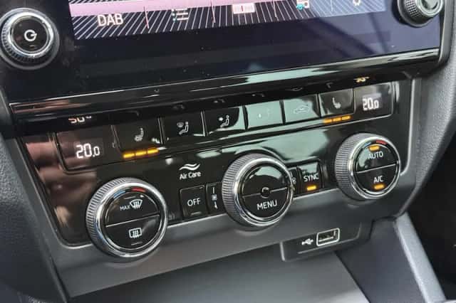 Škoda Octavia (2019) thumbnail 16
