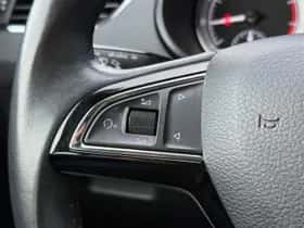 Škoda Octavia (2019) thumbnail 10