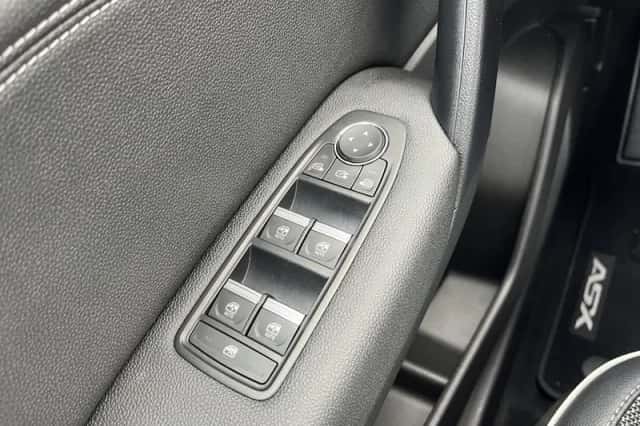 Mitsubishi ASX (2023) thumbnail 31