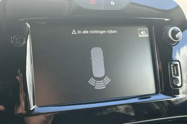 Renault Clio (2019) thumbnail 8