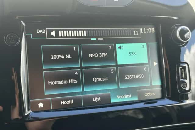 Renault Clio (2019) thumbnail 9