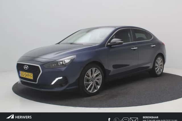 Hyundai i30 (2019) thumbnail 1