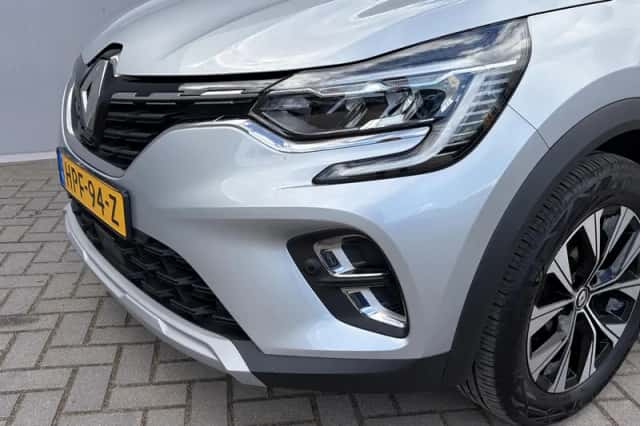Renault Captur (2023) thumbnail 36