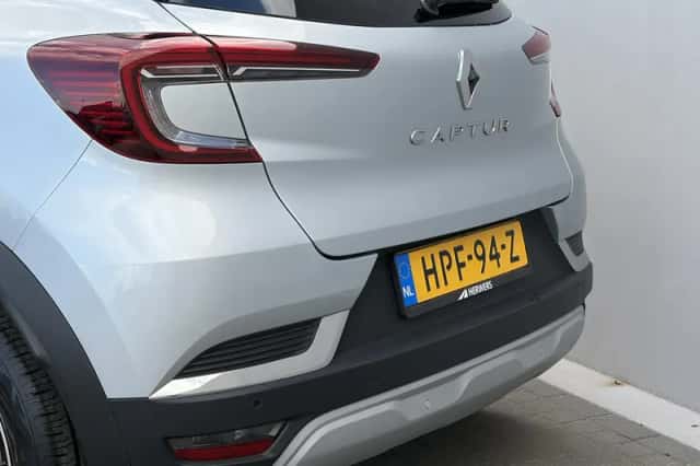 Renault Captur (2023) thumbnail 38