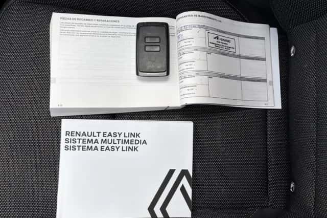 Renault Captur (2023) thumbnail 5