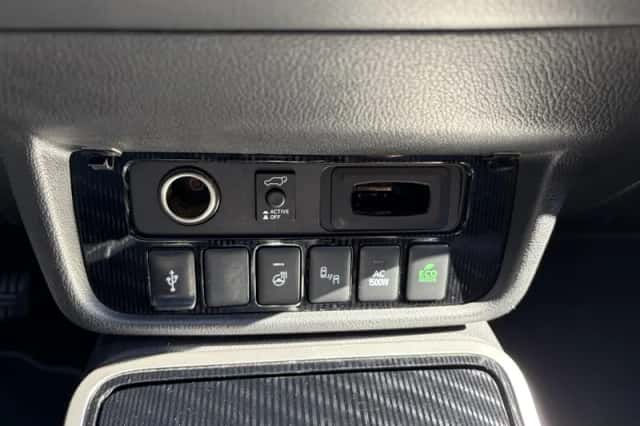 Mitsubishi Outlander (2019) thumbnail 32