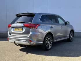 Mitsubishi Outlander (2019) thumbnail 6