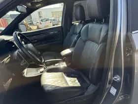 Mitsubishi Outlander (2019) thumbnail 9