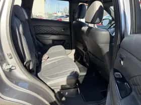 Mitsubishi Outlander (2019) thumbnail 10