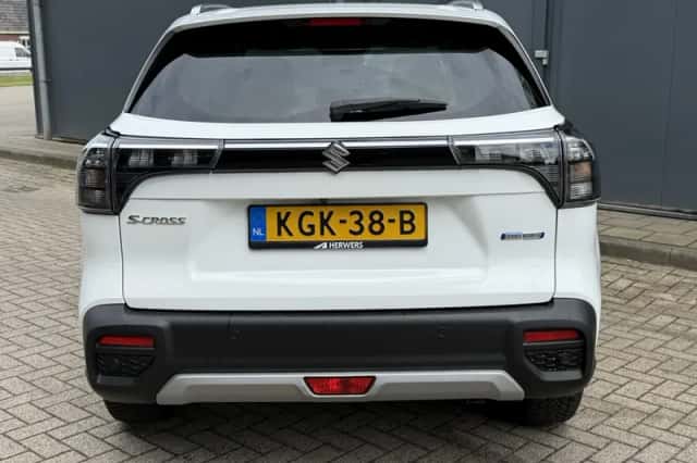 Suzuki S-Cross (2025) thumbnail 35