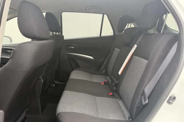 Suzuki S-Cross (2025) thumbnail 7