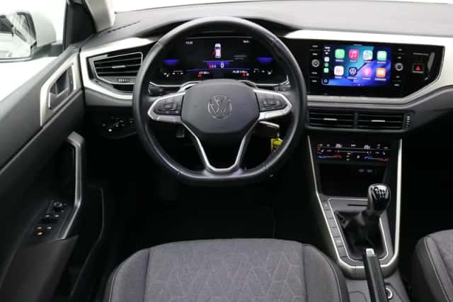 Volkswagen Polo (2024) thumbnail 2