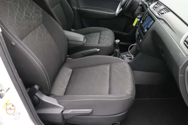 Škoda Rapid (2019) thumbnail 50