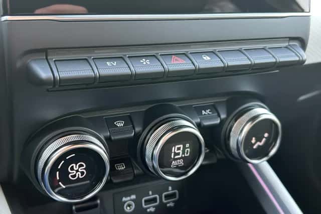 Renault Clio (2023) thumbnail 14