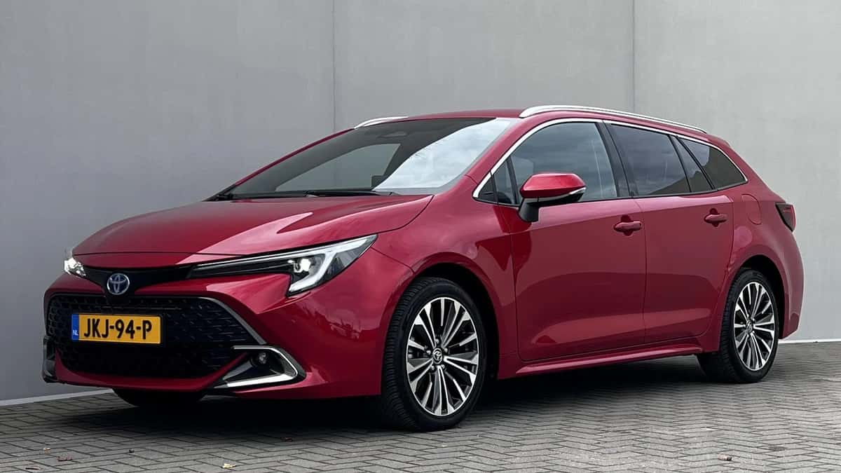 Toyota Corolla (2024) — foto 1