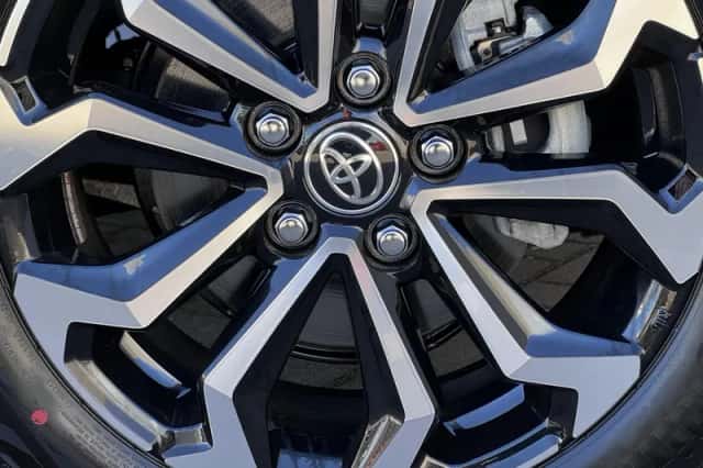 Toyota Yaris Cross (2025) thumbnail 36