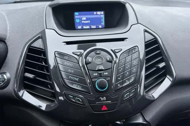 Ford EcoSport (2017) thumbnail 2