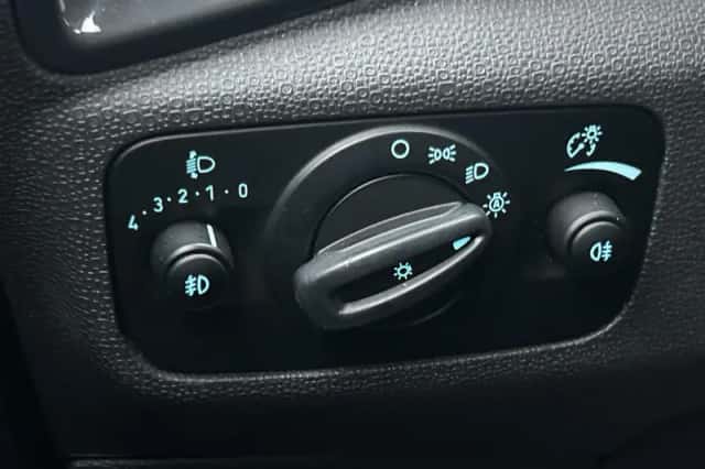 Ford EcoSport (2017) thumbnail 24