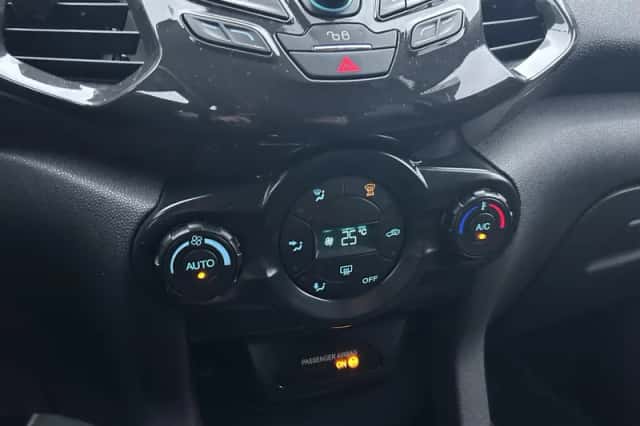 Ford EcoSport (2017) thumbnail 4