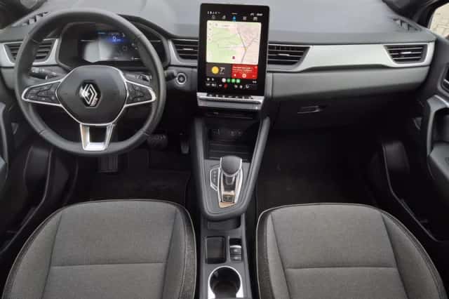 Renault Captur (2025) thumbnail 2