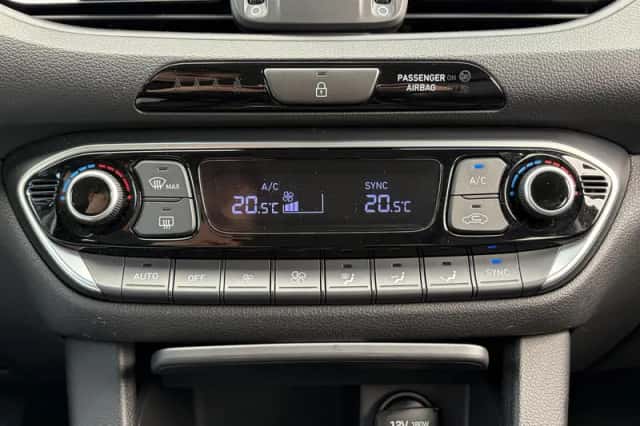 Hyundai i30 (2022) thumbnail 4