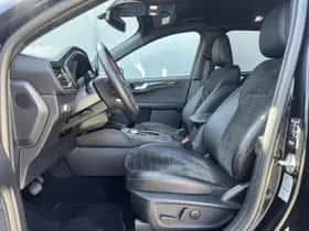 Ford Kuga (2023) thumbnail 12