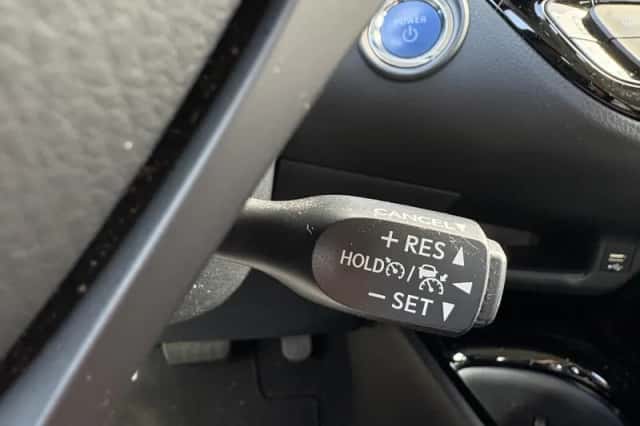 Toyota C-HR (2021) thumbnail 14