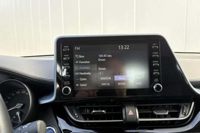 Toyota C-HR (2021) thumbnail 40