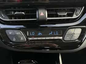 Toyota C-HR (2021) thumbnail 7