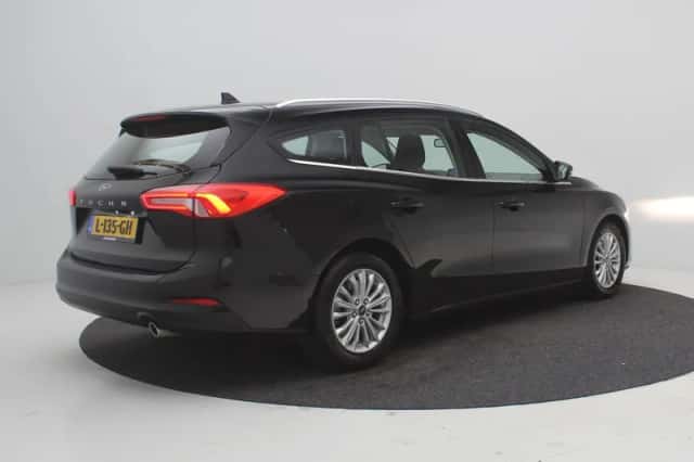 Ford Focus (2019) thumbnail 3