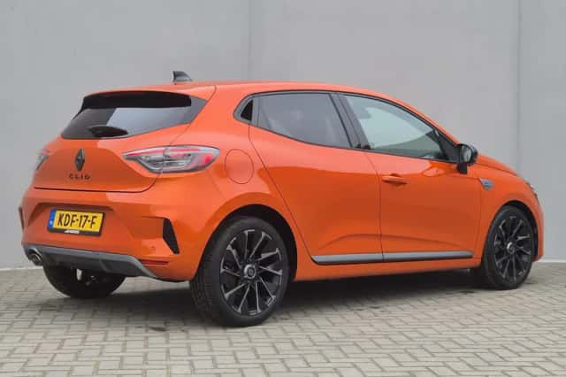 Renault Clio (2024) thumbnail 3