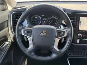 Mitsubishi Outlander (2020) thumbnail 12