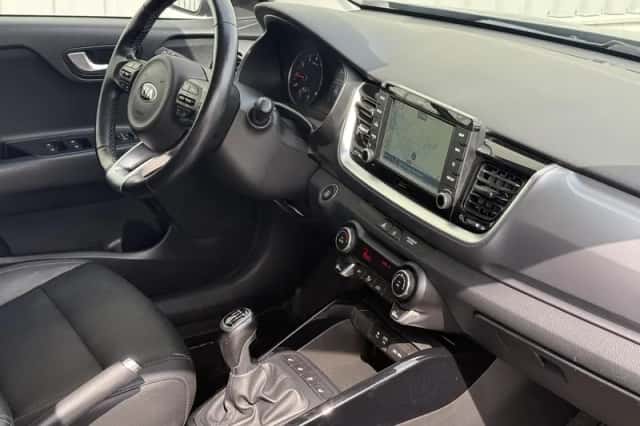 Kia Stonic (2018) thumbnail 2